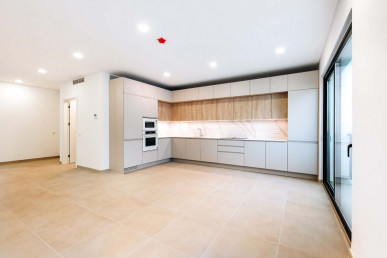 Luxury Rentable T2 Apartment In Downtown Faro, Property for sale in PP175394