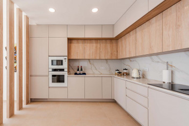 A Luxurious Rentable Penthouse With Sea Views At The Very Heart Of Faro, Property for sale in PP175396