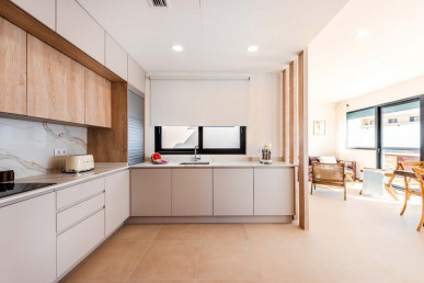 A Luxurious Rentable Penthouse With Sea Views At The Very Heart Of Faro, Property for sale in PP175396