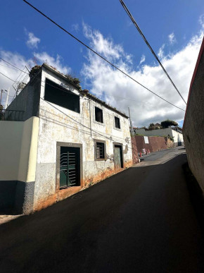 Plot With Ruined House , Great Potential, Funchal, Property for sale in PP175717