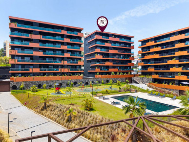 Stunning Ocean-View Penthouse in Prime Funchal Location, Property for sale in PP175888