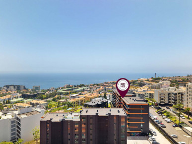 Stunning Ocean-View Penthouse in Prime Funchal Location, Property for sale in PP175888