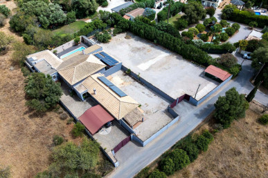 Luxury 6-Bedroom Villa With Guest House, Property for sale in Almancil, Loulé, PP175937