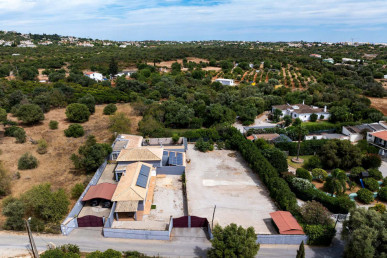 Luxury 6-Bedroom Villa With Guest House, Property for sale in Almancil, Loulé, PP175937