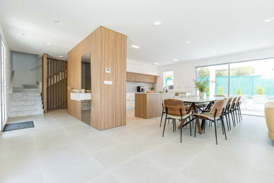 Stunning High-End Brand-New Villa V4+2 In Central Alvor, Property for sale in Alvor, Portimão, PP175954