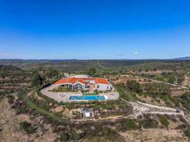 An Expansive Algarve Estate With Rare Natural Beauty And Limitless Potential, Property for sale in Odiáxere, Lagos, PP176062