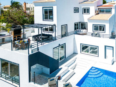 Stunning 5+2 Bedroom Villa With Sea Views In Pêra Near Alcantarilha, Property for sale in Silves, Faro, PP174990