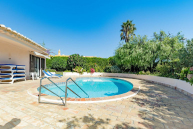 Quaint Country Cottage In Porto De Mos - 250M To The Beach, Property for sale in Lagos, Faro, PP176076