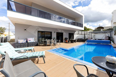 Exceptional Contemporary Villa In Monte Canelas, Portimão, Property for sale in Mexilhoeira Grande, Portimão, PP176123