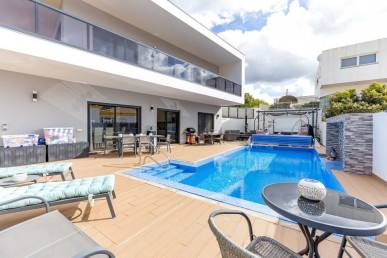 Exceptional Contemporary Villa In Monte Canelas, Portimão, Property for sale in Mexilhoeira Grande, Portimão, PP176123