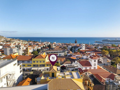 Spacious And Bright 3-Bedroom Duplex Apartment In Funchal, Property for sale in PP176139