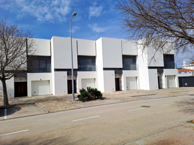 Modern 3+1 Bedroom Townhouse In Cabanas De Tavira, Property for sale in Conceição e Cabanas de Tavira, Tavira, PP176145