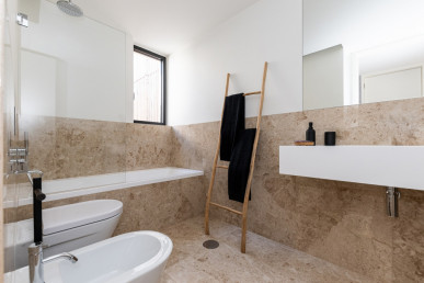 4 bedroom villa with 4 Fronts River View, Property for sale in Canidelo, Vila Nova de Gaia, DL18506-DA