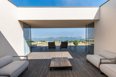 4 bedroom villa with 4 Fronts River View, Property for sale in Canidelo, Vila Nova de Gaia, DL18506-DA