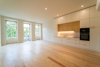 T1+1 duplex in the heart of Porto, Property for sale in DL19200-DA2