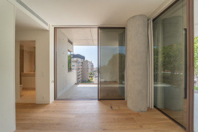 Apartment 3 Bedrooms Torre Miramar - River View - Balcony 90m2, Property for sale in DL21639