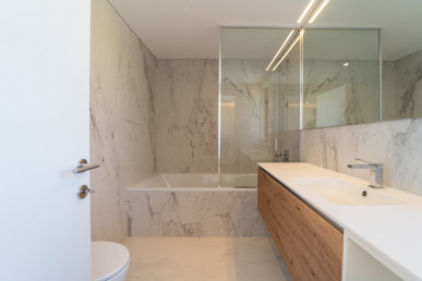 Apartamento T2 novo com varanda vista rio, Property for sale in DL26530