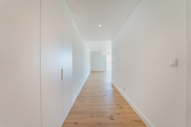 Apartamento T2 novo com varanda vista rio, Property for sale in DL26530