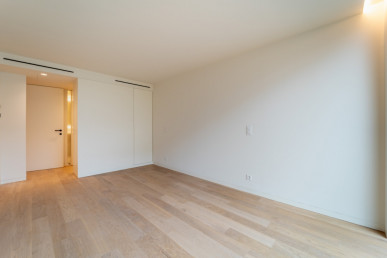 4 bedroom apartment with terrace and garden, in Foz do Douro, Property for sale in DL28871