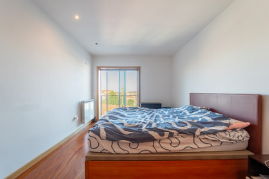 T4+1 house with garden, terraces and private garage, close to Marina da Afurada, Property for sale in DL29171