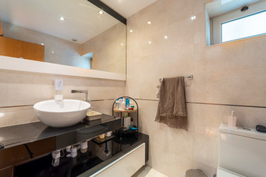 T4+1 house with garden, terraces and private garage, close to Marina da Afurada, Property for sale in DL29171