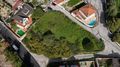 Land for construction with an area of 1,253m2, 10mins from Costa da Caparica beach, Property for sale in DL31469