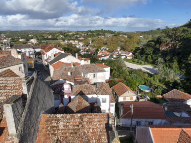 Centenary building in wholly owned property in Colares, Sintra, Property for sale in DL31271