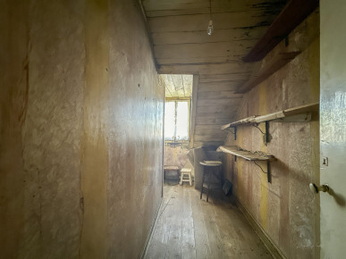 Centenary building in wholly owned property in Colares, Sintra, Property for sale in DL31271