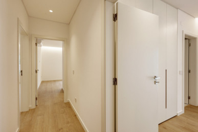 Brand new 3 bedroom flat near the beach, in Parede, Property for sale in DL32036