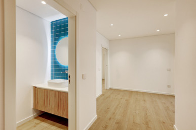 Brand new 3 bedroom flat, near the beach, in Parede, Property for sale in DL31276