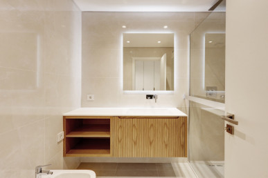 Brand new 3 bedroom flat, near the beach, in Parede, Property for sale in DL31276