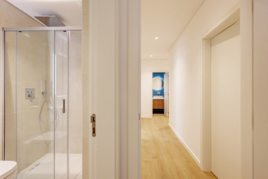 Brand new 3 bedroom flat, near the beach, in Parede, Property for sale in DL31277