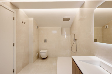 Brand new 3 bedroom flat, near the beach, in Parede, Property for sale in DL31278