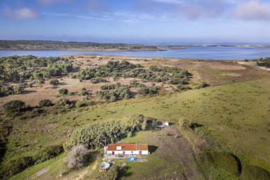 2+1 bedroom farm in Lagoa de Santo André, Santiago do Cacém, Property for sale in DL35462