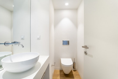 4 bedroom flat with outdoor areas next to the  Parque da Cidade, Property for sale in DL32797