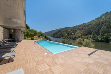 4 bedroom villa with pool and SPA on the bank of the Douro River, Property for sale in DL32758