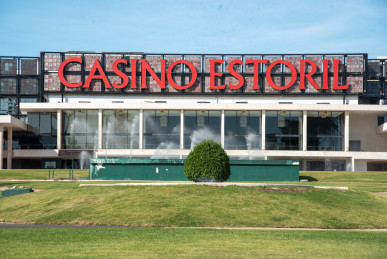 5 bedroom flat, with sea view, located 200 m from Tamariz beach, Property for sale in DL33322