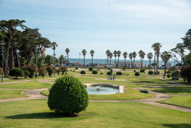 5 bedroom flat, under construction 200m from Tamariz beach, Property for sale in DL33194