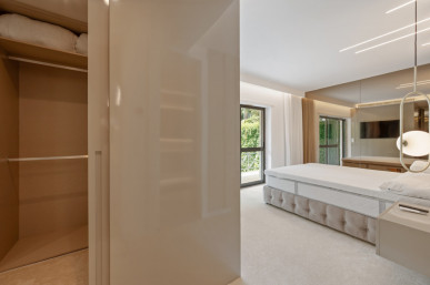 3 bedroom flat, in Monte Estoril, with an area of 150m2, with 2 boxes, Property for sale in DL33542