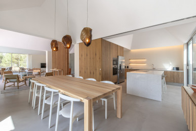 Detached 3 bedroom villa, located in the States of Spatia, Property for sale in DL33811