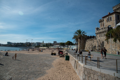 3 bedroom flat, under construction 200m from Tamariz beach, Property for sale in DL33869