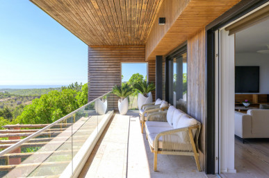 Exclusive 5 bedroom villa, overlooking Guincho and Cascais, Property for sale in DL33867