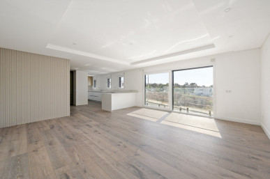 New 3 bedroom flat, with terrace and garage, in Almada, Property for sale in DL34085