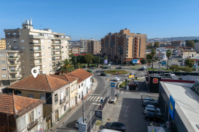Building with land with PPA approved for 9 apartments, in Gondomar, Property for sale in DL34231