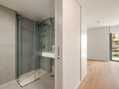 4 bedroom flat in a gated community, with swimming pool in Estoril, Property for sale in DL34467