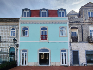 Store with 137 m² of private gross area – Seixal Bay Front, Property for sale in DL34704