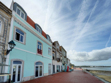 Store with 137 m² of private gross area – Seixal Bay Front, Property for sale in DL34704