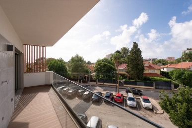 New 3 bedroom flat in the centre of Cascais, Property for sale in DL34937