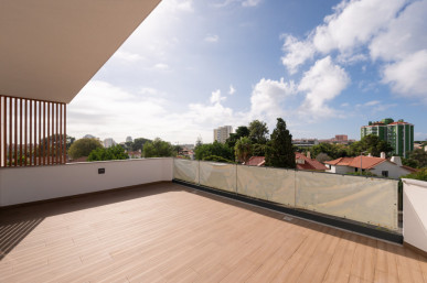 Penthouse T2+2 duplex, new, in Cascais, Property for sale in DL34938