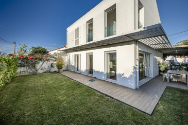 3 bedroom villa with terrace and garden located in the centre of Comporta, Property for sale in DL35026